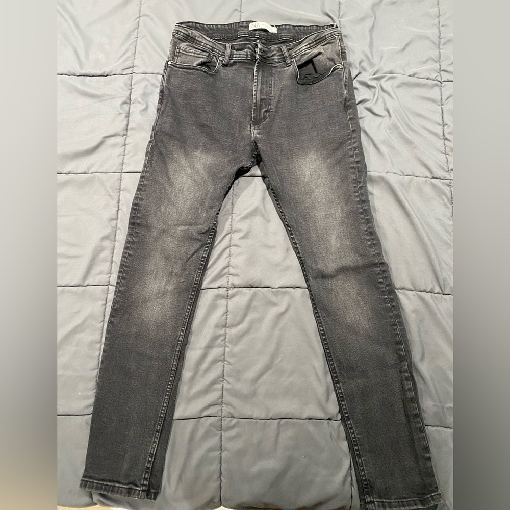 Black washed ZARA jeans. Slim fit. Size 32